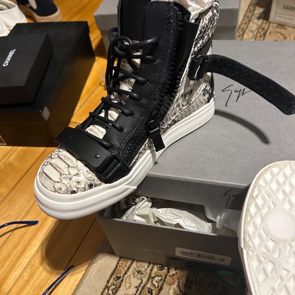 Giuseppe Zanotti (New) - Picture 10 of 10